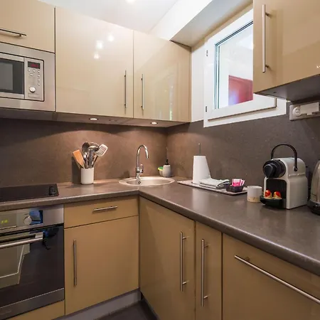 - Avec Terrasse, Vue, Mer, Piscine, Plage, Garage * كان