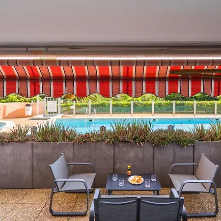 - Avec Terrasse, Vue, Mer, Piscine, Plage, Garage Lägenhet Cannes