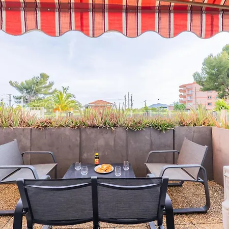 - Avec Terrasse, Vue, Mer, Piscine, Plage, Garage Lägenhet Cannes